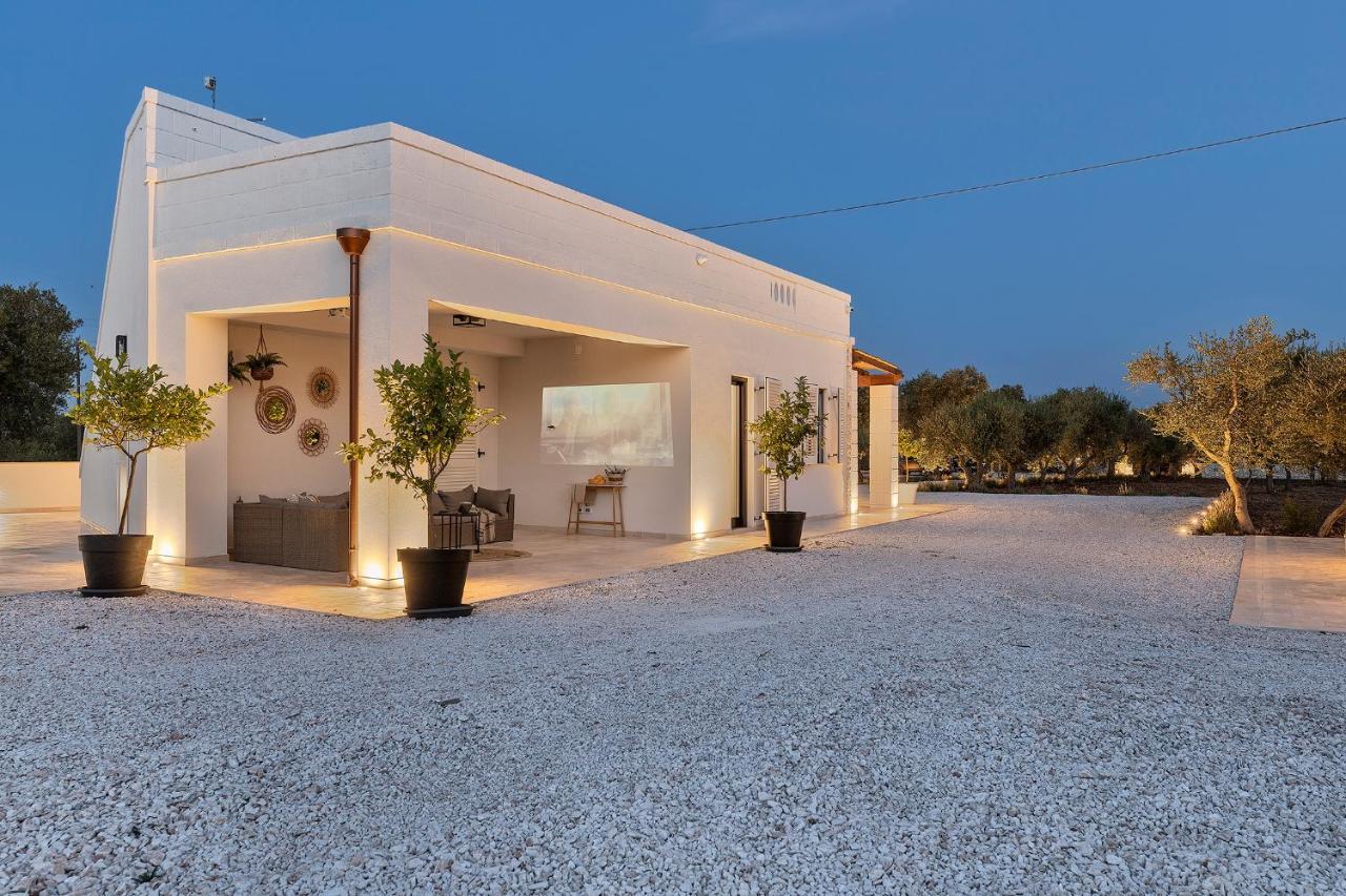 Vilaa Isa Beautiful Villa And Trullo In Ostuni Exterior foto